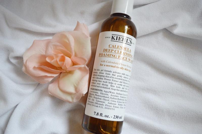 Sữa rửa mặt hoa cúc Kiehl's Calendula Deep Cleansing Foaming Face Wash