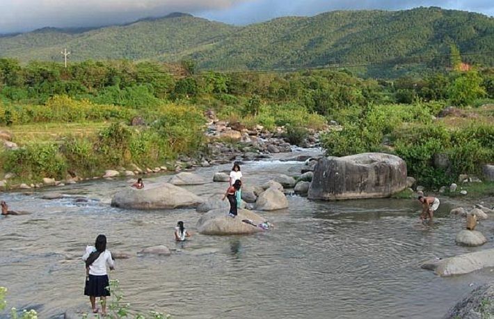 Suối nước nóng Hua Pe