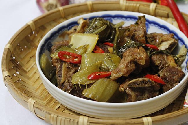 Sườn xào dưa chua