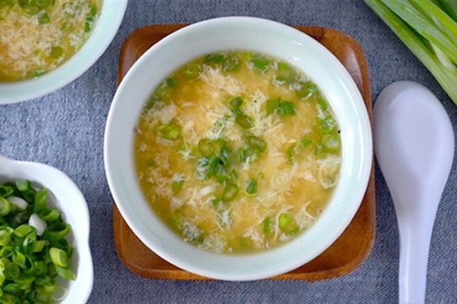 Súp gà cho bé từ nấm, trứng cút, bột bắp
