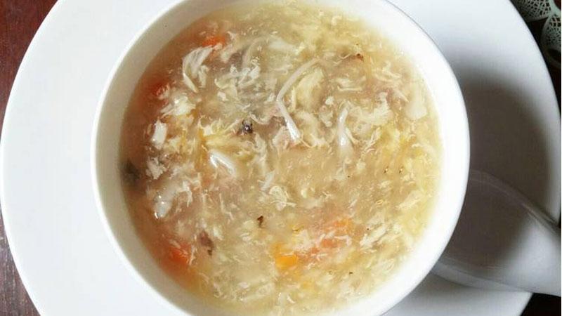 Súp gà nước dừa giò lụa