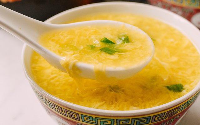 Súp gà trứng cút