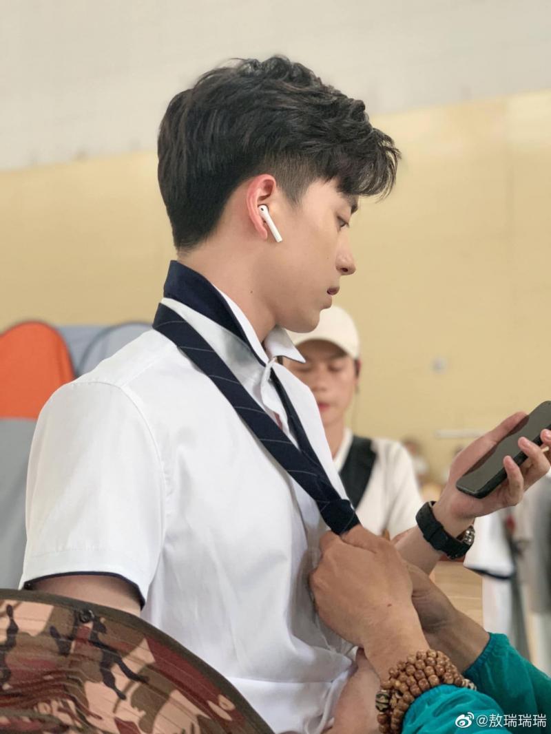 Chàng trai tâm điểm của sự chú ý