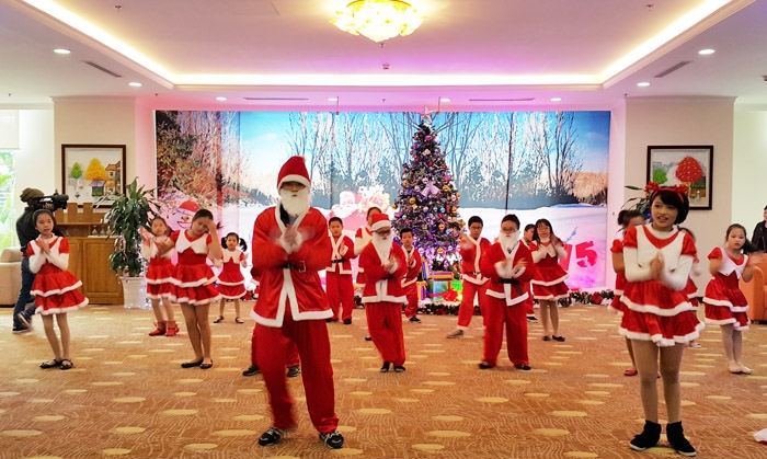 Tham gia hoạt động cộng đồng