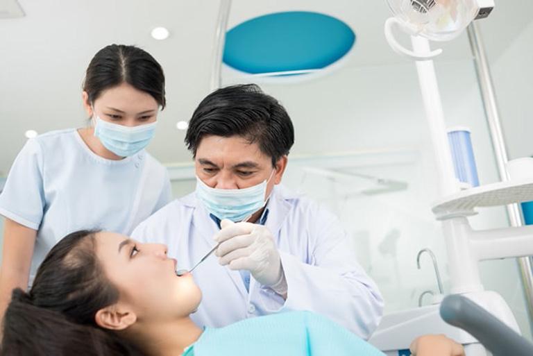 Thăm khám định kỳ sau khi dán sứ Veneer