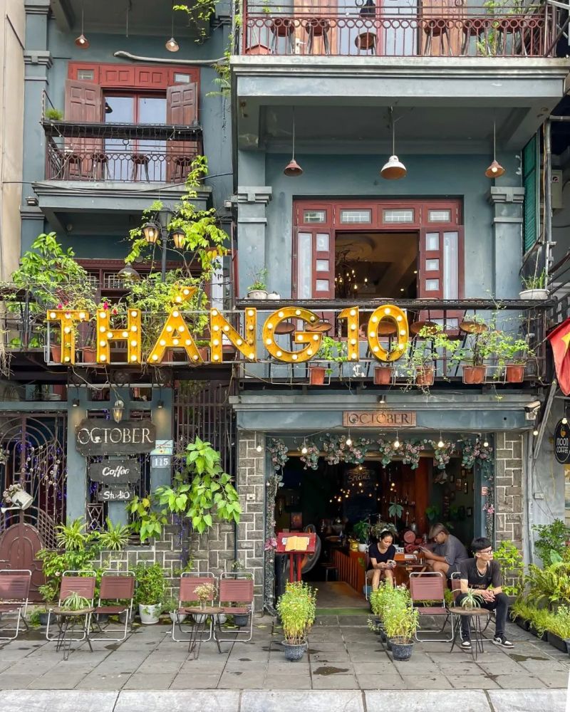 Tháng 10 - October Coffee & Studio