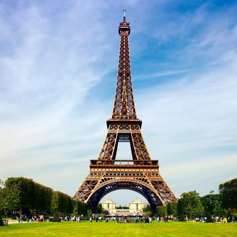 Tháp Eiffel từng bị 