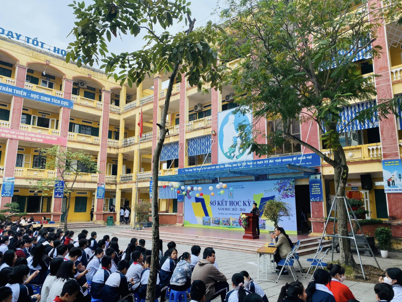 Trường THCS Tứ Hiệp