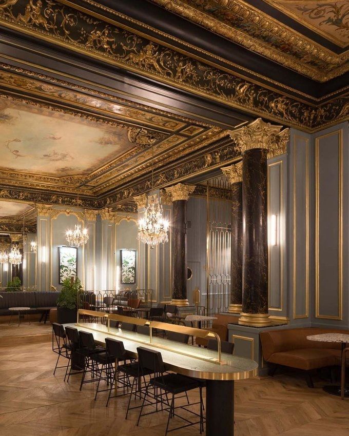 Starbucks Capucines ở Paris, Pháp