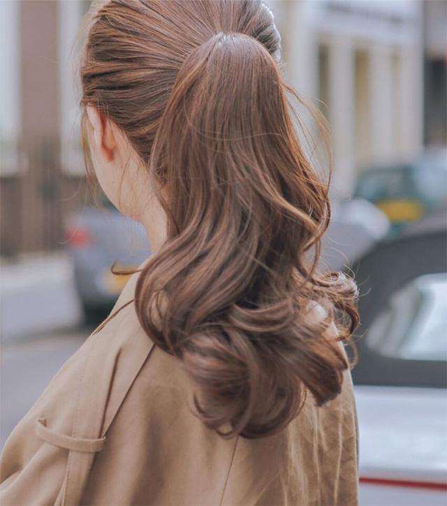 Tóc xoăn đuôi tự nhiên