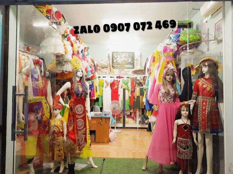 Trang phục biểu diễn Hoàng Bảo Trân