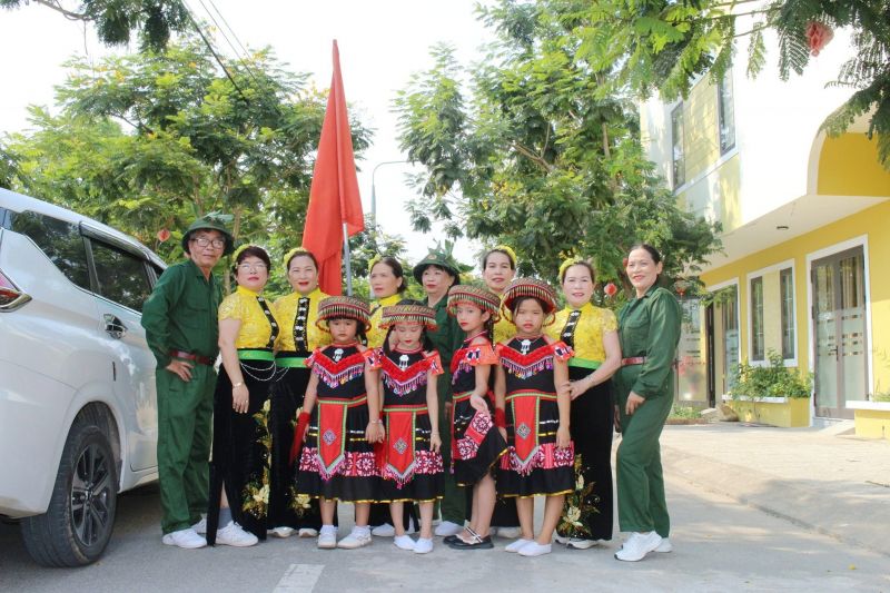 Trang phục biểu diễn Thu Hà