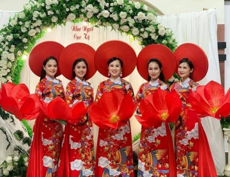 Trang phục biểu diễn Trần Giang