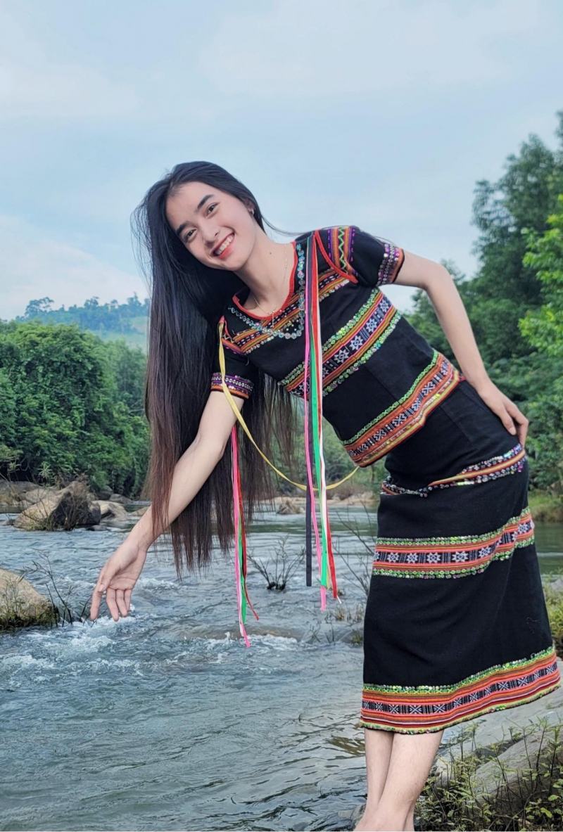 Trang phục truyền thống của phụ nữ Ba Na