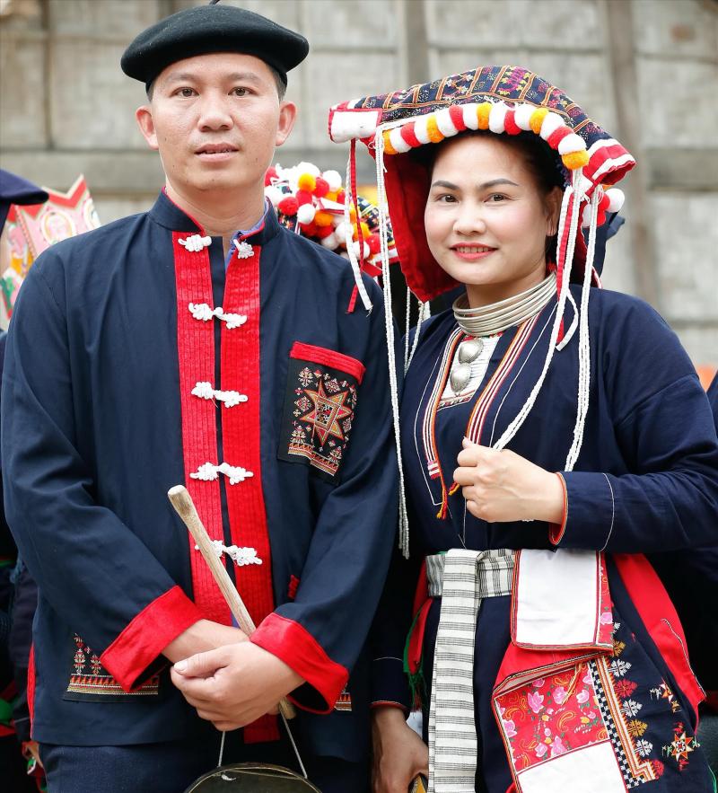 Trang phục dân tộc Dao Đỏ khá tỉ mỉ