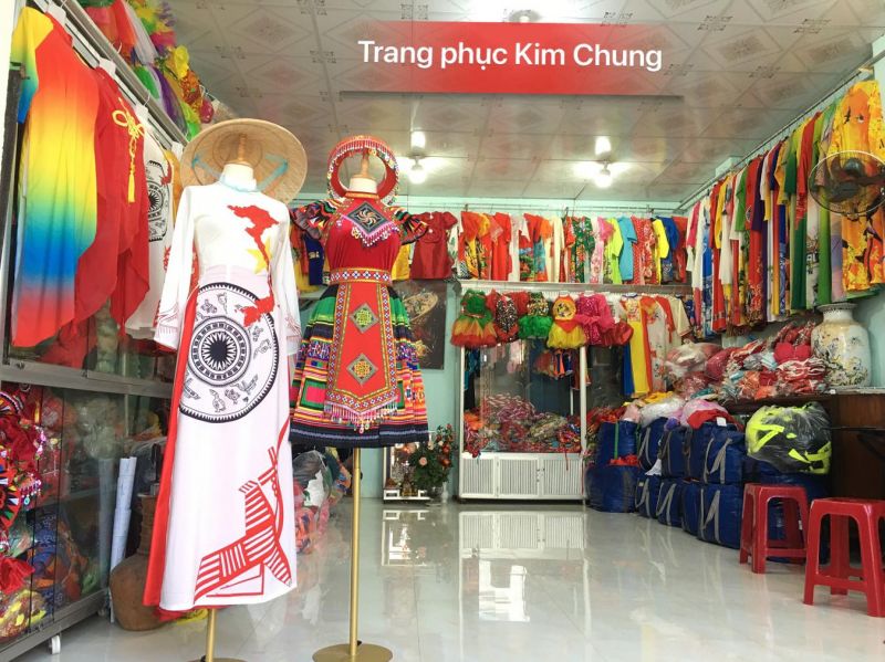 Trang phục văn nghệ Kim Chung