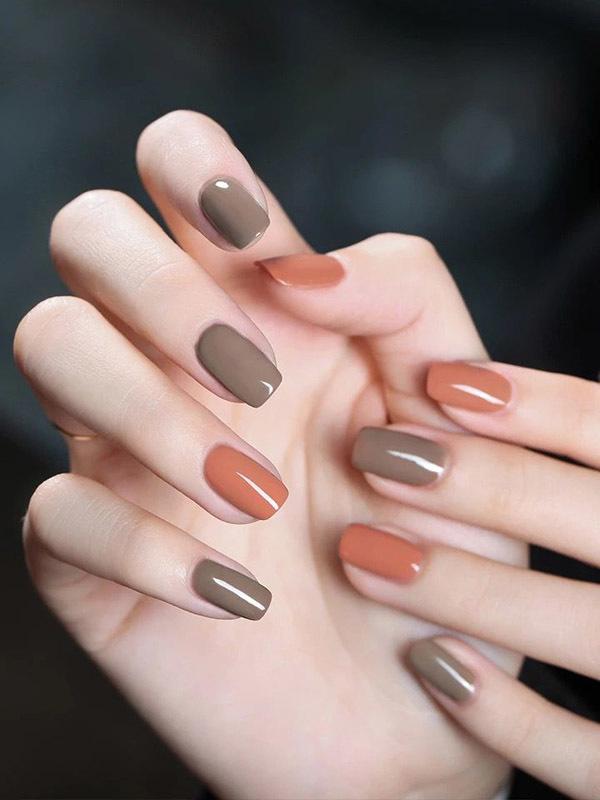 Trên móng tay của bạn để loại bỏ sơn
