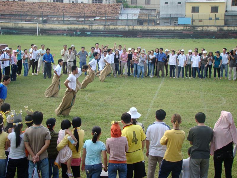 Trò chơi nhảy bao bố