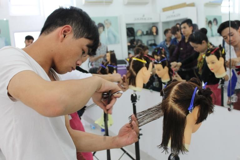 Trung tâm đào tạo cắt tóc LEVY Salon & Academy
