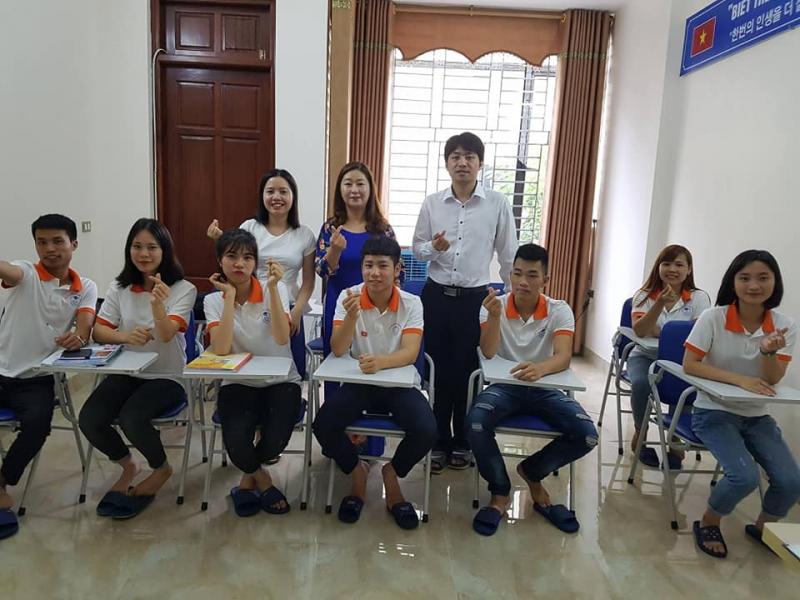 Trung Tâm Ngoại Ngữ Du Học Hàn Việt KTS