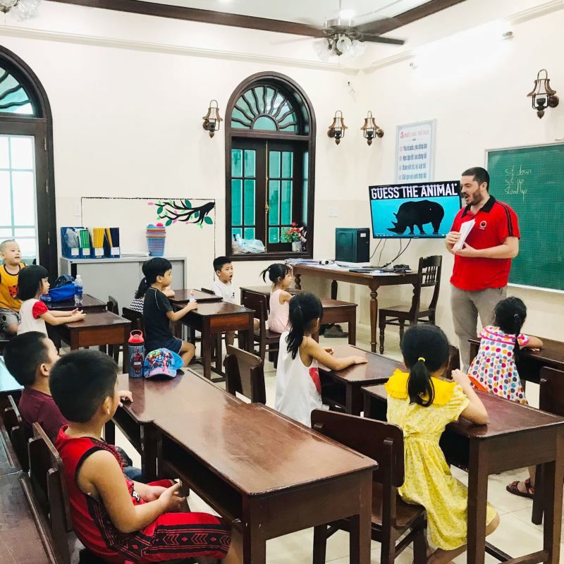 Trung tâm tiếng Anh Phượng Hoàng.