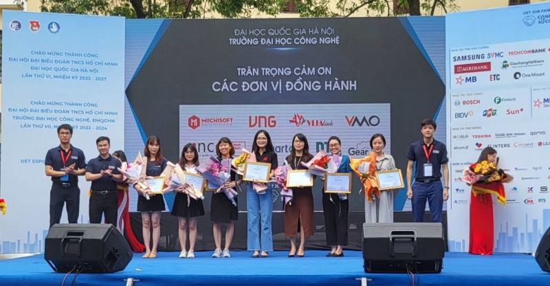 Trường Đại học Công nghệ (nguồn internet)