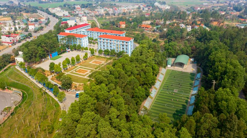 Trường Phổ thông chất lượng cao Hùng Vương