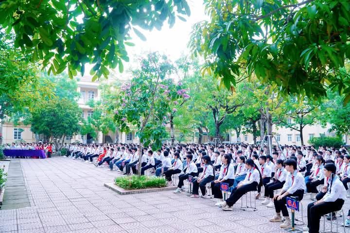 Trường THCS Bạch Liêu