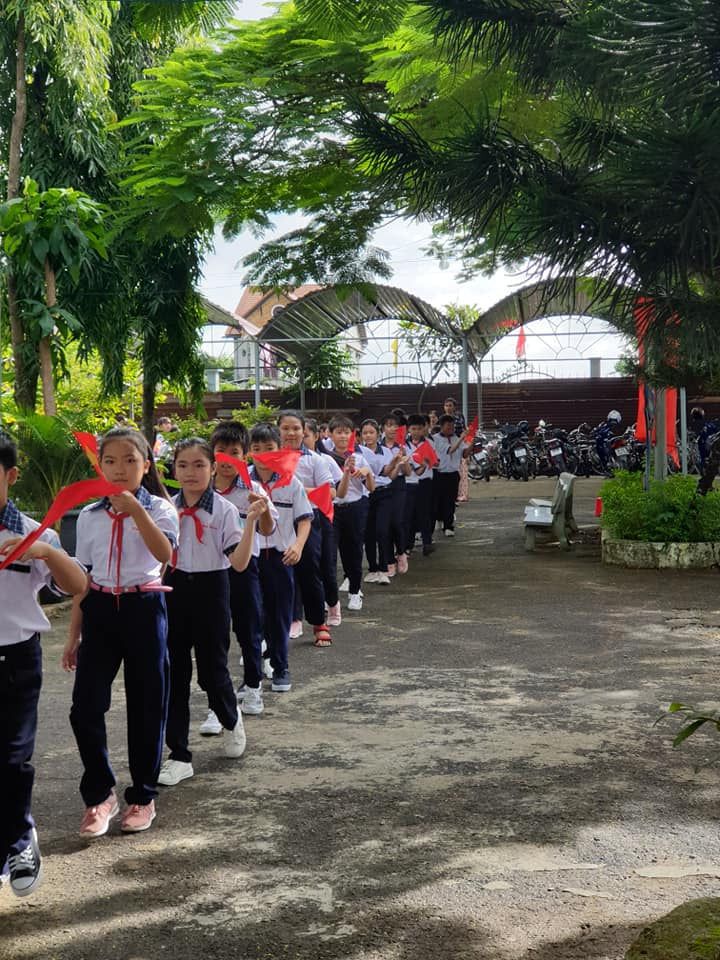 Trường THCS Long Tân