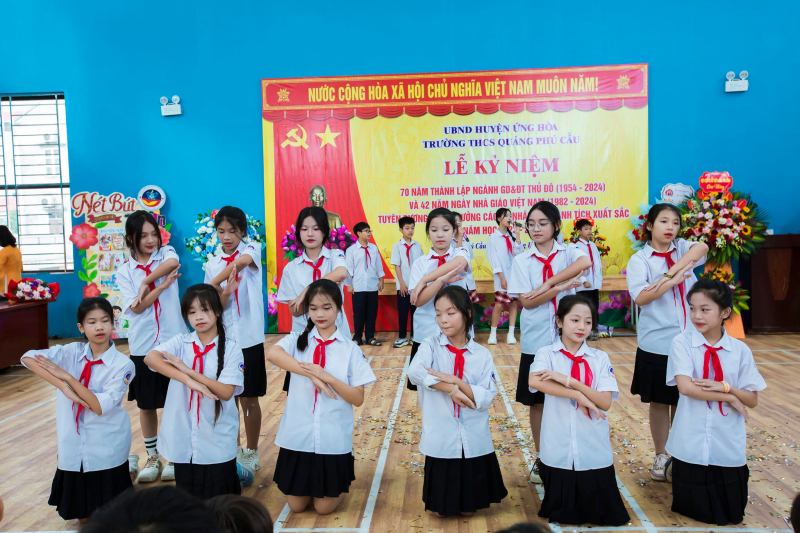 Trường THCS Quảng Phú Cầu