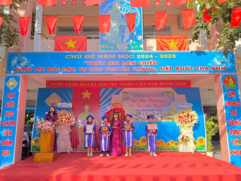 Trường Tiểu học Bùi Thị Xuân