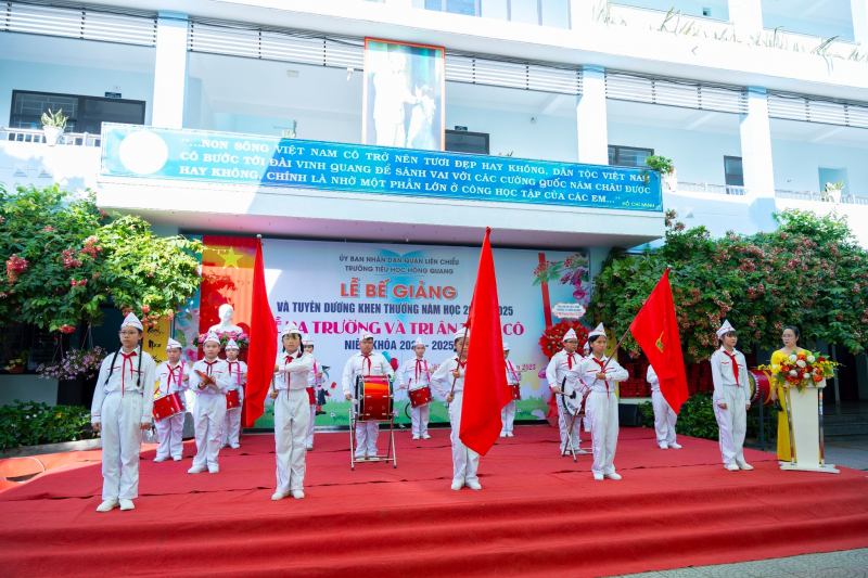 Trường Tiểu học Hồng Quang