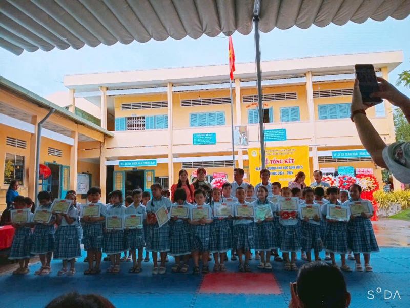 Trường tiểu học Hưng Phú 2