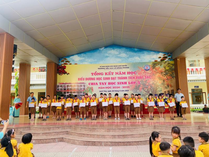 Trường Tiểu học Lê Hồng Phong