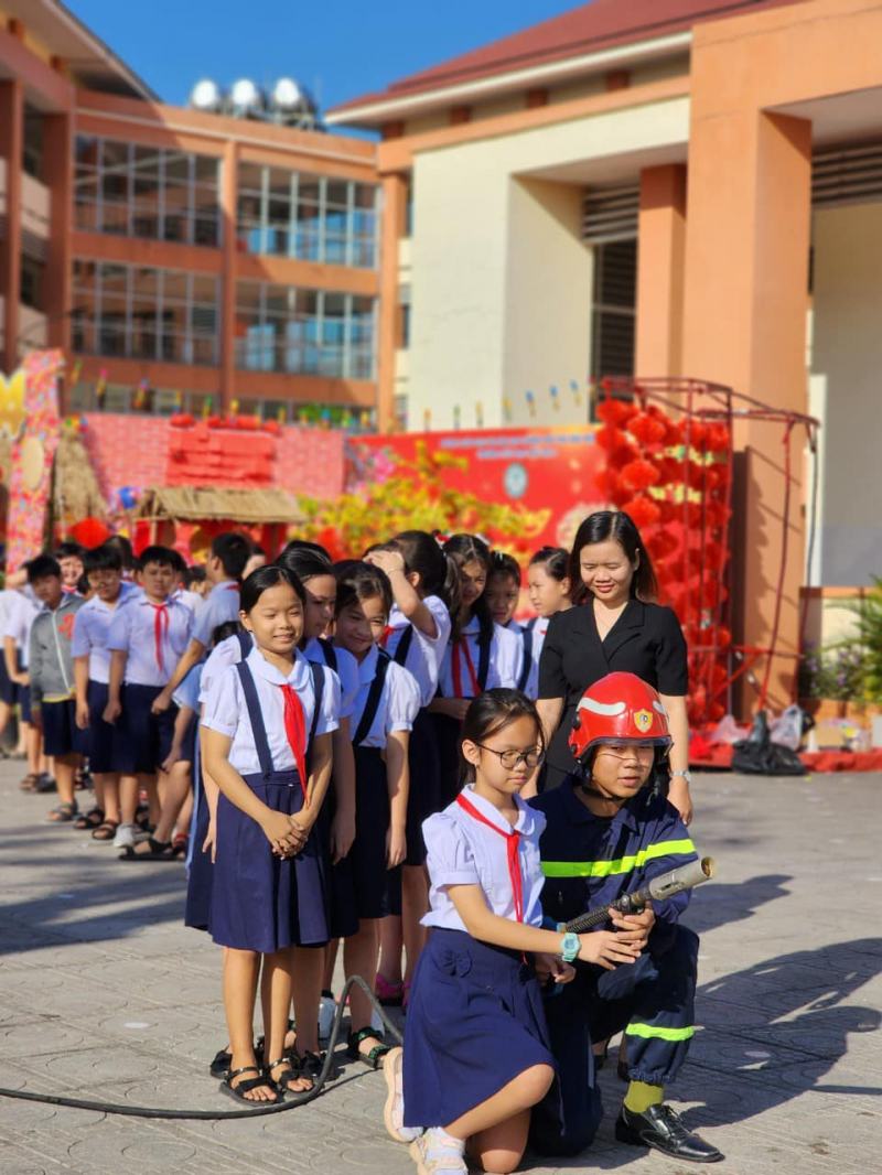 Trường Tiểu học Phú Lợi 2