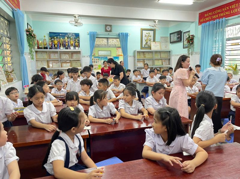 Trường tiểu học Trần Phú