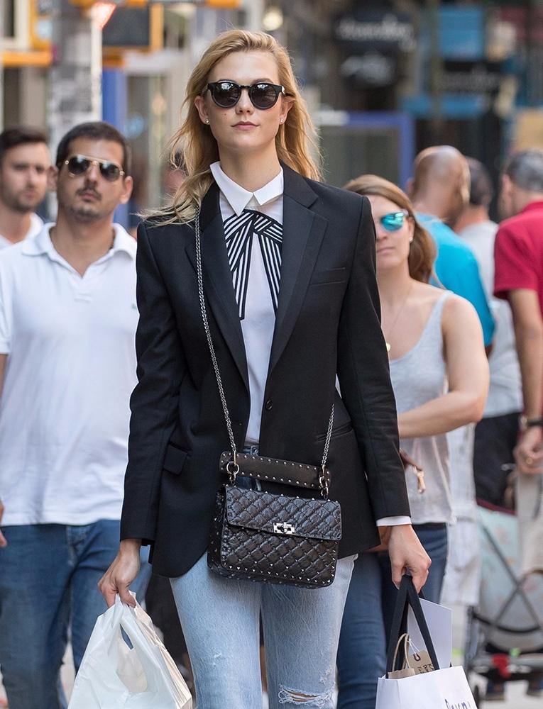 Túi Valentino Rockstud Spike.
