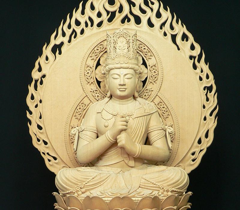 Người tuổi Mùi chọn những vật phẩm linh thiêng có hình Đức Như Lai để cầu sự bình yên, may mắn.