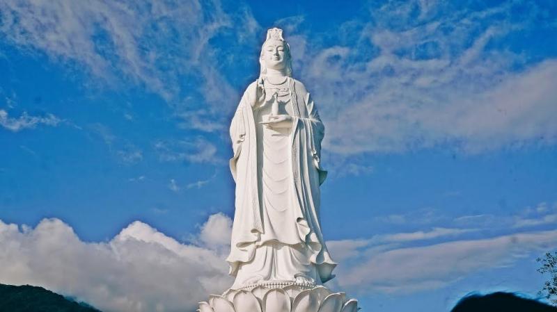 Tượng Quan Thế Âm Bồ Tát tại chùa Linh Ứng thuộc Đà Nẵng