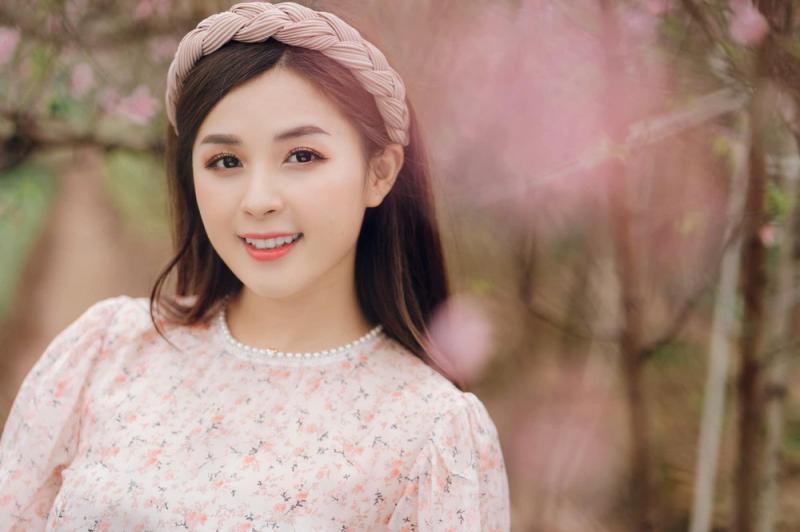 Vẻ đẹp trong sáng như lá trà trong chiếc áo dài thiết tha của nữ sinh Tuyên Quang