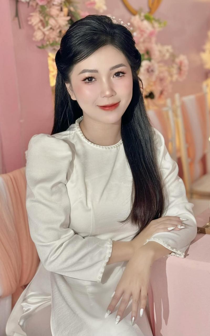Uyên Make Up & Academy
