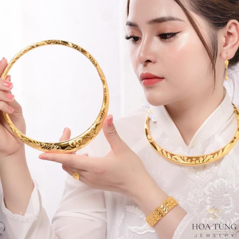 Vàng Hoa Tùng