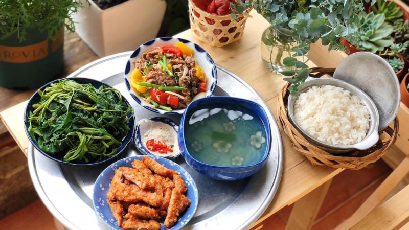 Về làng ăn bữa cơm quê
