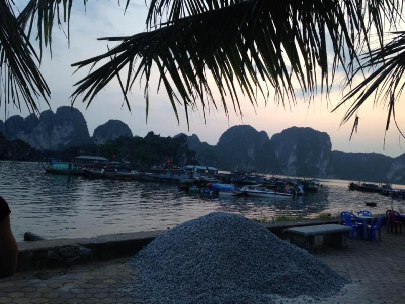 Một góc vịnh Hạ Long qua ống kính của du khách