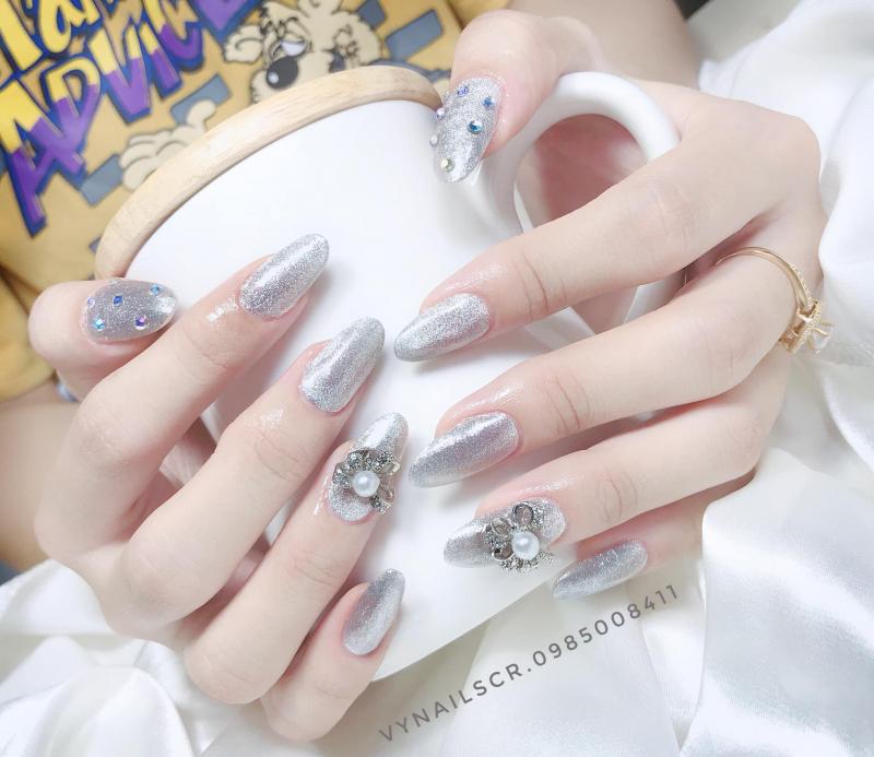 Vy Nails