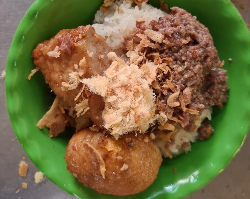 Hắc Ngầu - Xôi Mặn & Bánh Mì, Bánh Bao