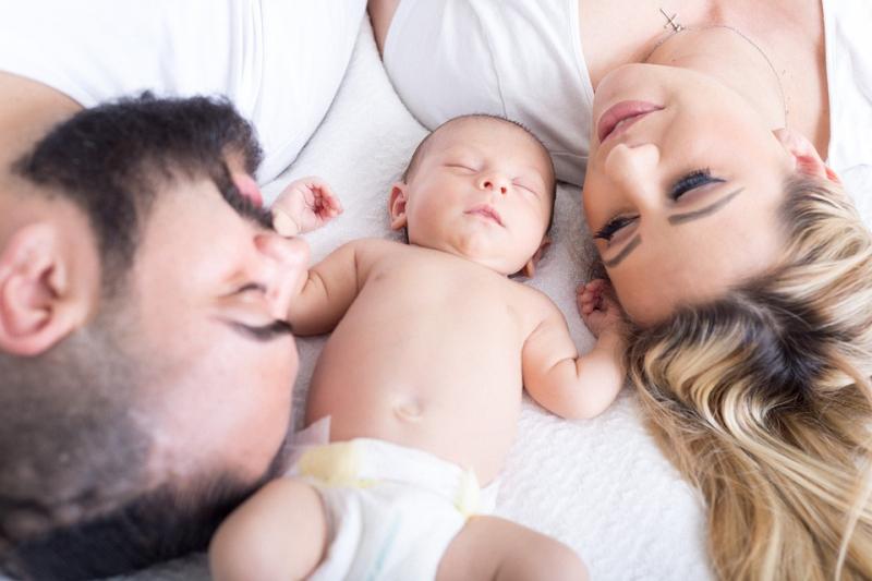 Chăm sóc người mẹ để tinh thần thoải mái, vui vẻ từ đó kích thích nguồn sữa mẹ tiết ra.